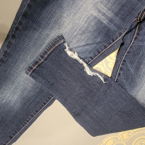 KanCan Signature Buckle Jeans - Picture 3 of 6